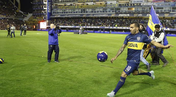 Tevez evine döndü! 40 bin kişi karşıladı