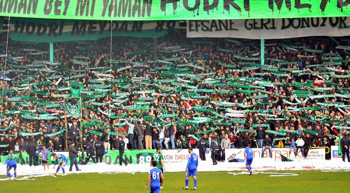 Kocaelispor tribünlerinde seyirci rekoru kırıldı