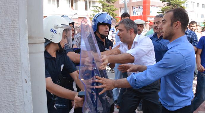 Tokat'ta şehit cenazesi sonrası gerginlik!