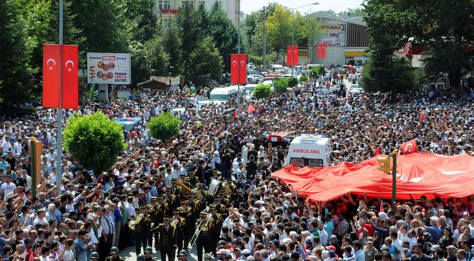 Tokat'ta şehit cenazesi sonrası gerginlik!