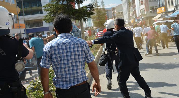 Tokat'ta şehit cenazesi sonrası gerginlik!