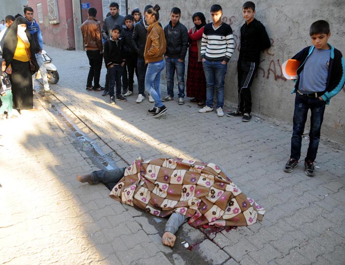 Cizre'de sokak ortasında korkunç infaz