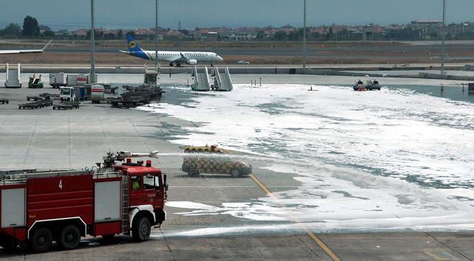 Atatürk Havalimanı'nda faciadan dönüldü
