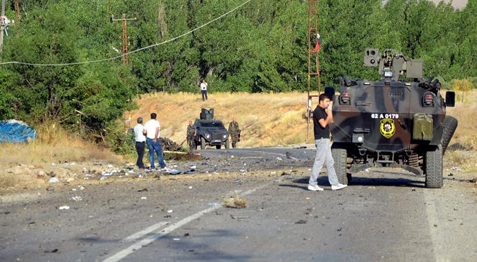 Tunceli'de bombalı araç patladı: 1 polis yaralı