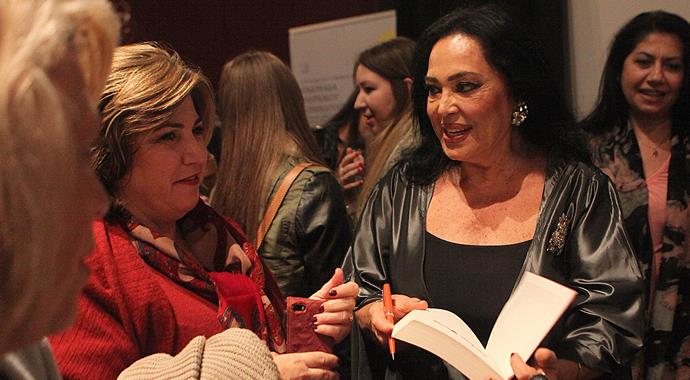Atina'da Türkan Şoray'a ilgi büyük!