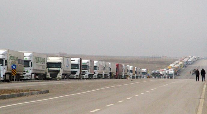 Binlerce TIR, 8 gündür İran sınırında bekliyor