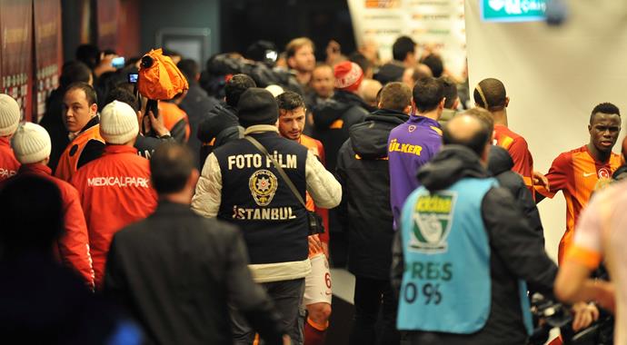 Arena'da koridorlar savaş alanı!