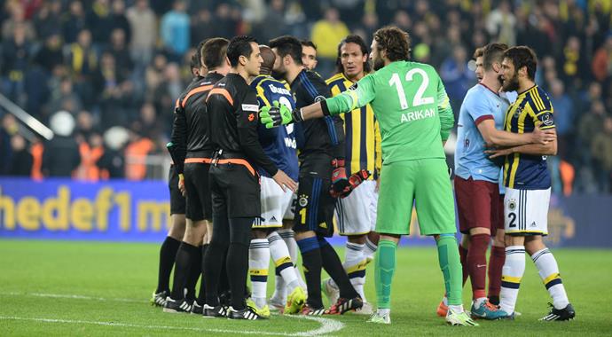 İşte Caner'in kırmızı kart gördüğü pozisyon