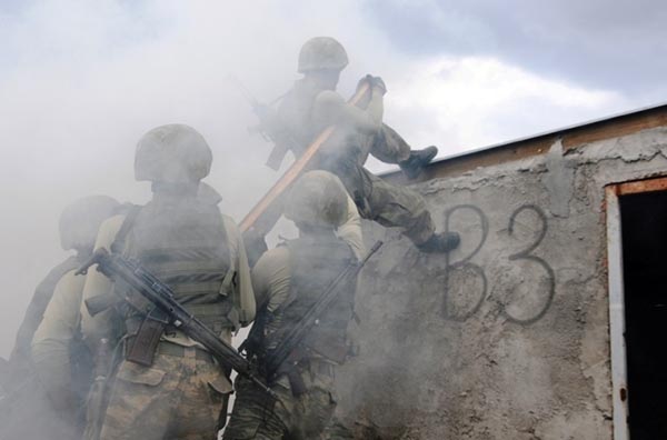 Bolu Komando Tugayı'nın meskun mahal tatbikatı