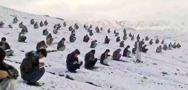 Kabil'deki üniversiteye giriş sınavı dünya gündeminde