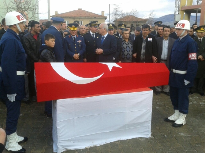 Ceylanpınar'da şehit olan asker Ramazan Yel toprağa verildi