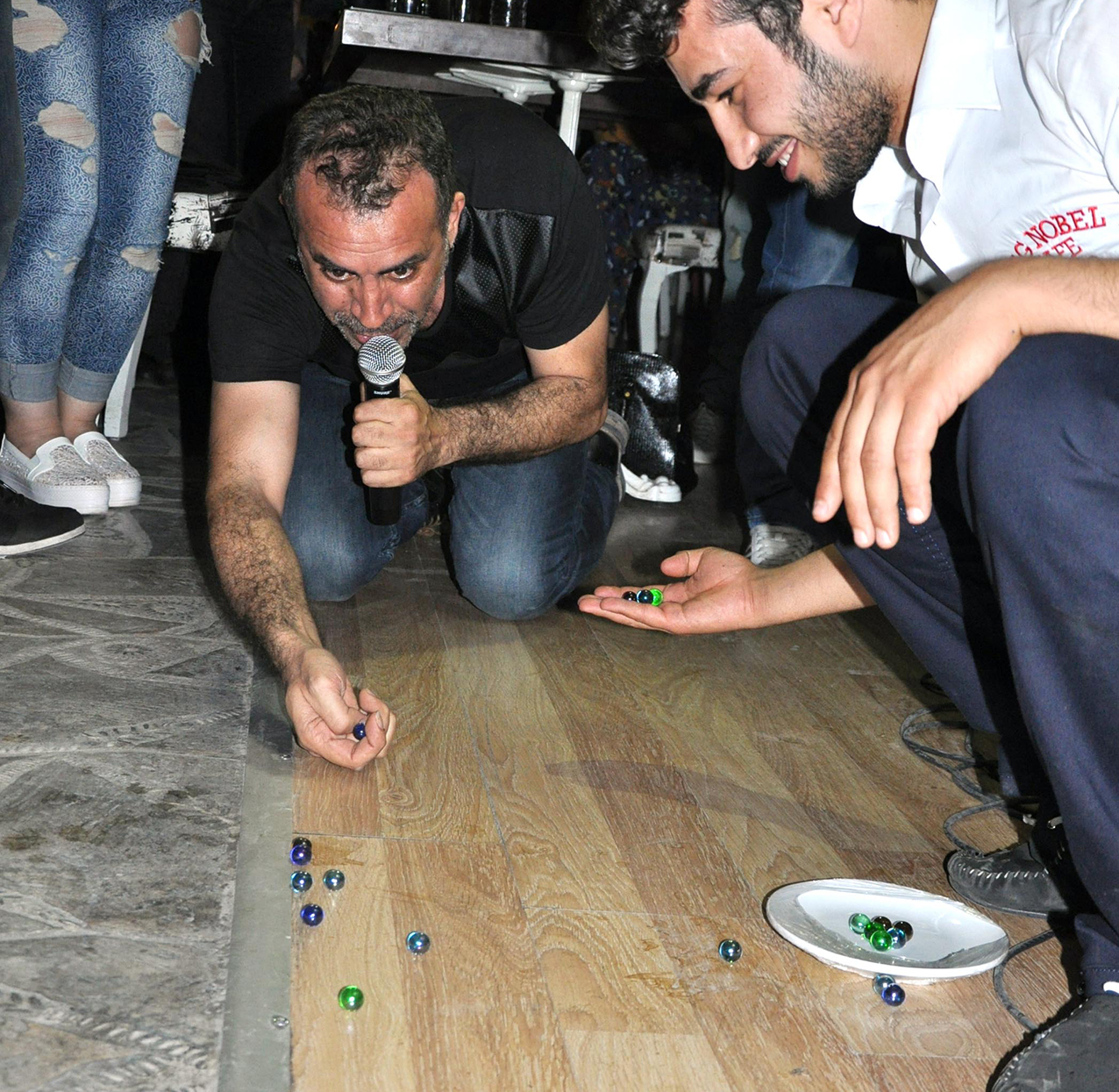 Haluk Levent sahnede bakın ne yaptı
