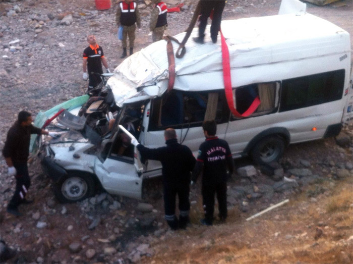 Malatya'da düğün dönüşü feci kaza: 6 ölü, 4 yaralı