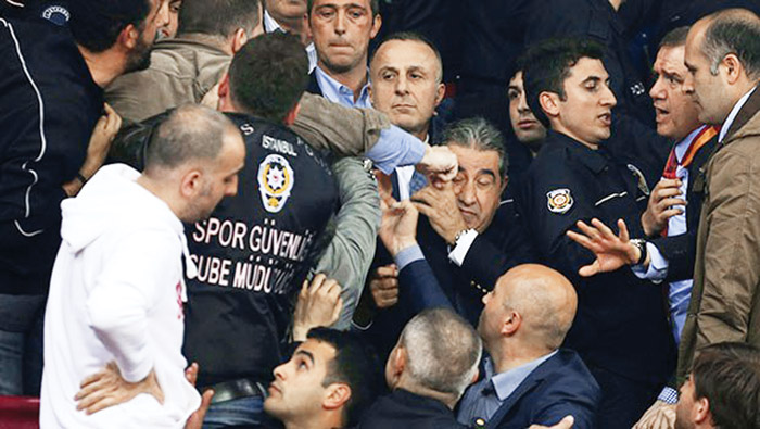 Şampiyon Cimbom! Galatasaray Fenerbahçe'yi farklı geçti