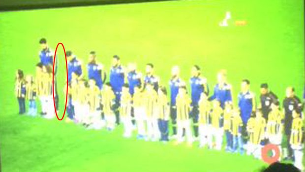 Fenerbahçe'de Gökhan Gönül son dakikada sakatlandı