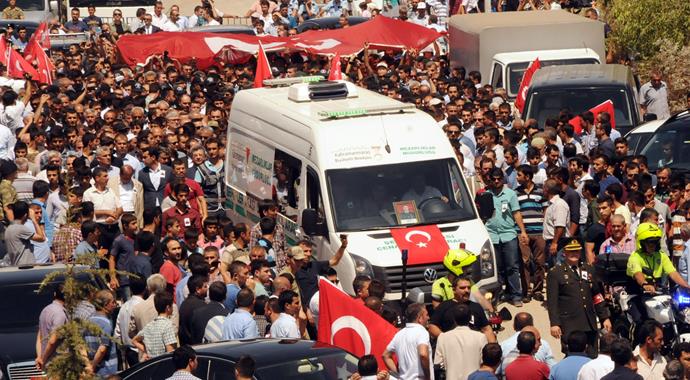 Şehidin abisi haykırdı, imam ağladı