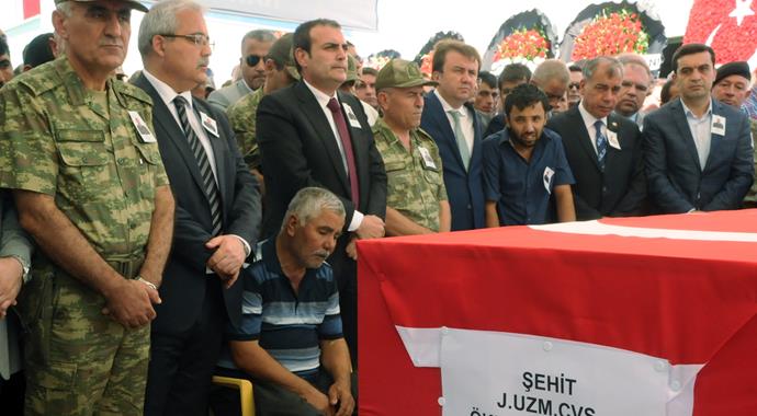 Şehidin abisi haykırdı, imam ağladı