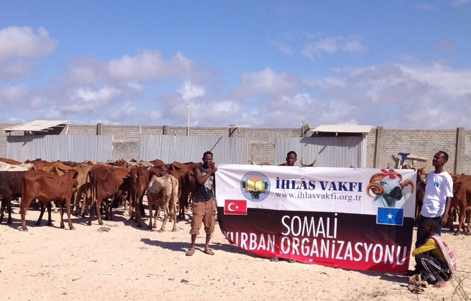 İhlas Vakfı 10 ülkede Müslümanların yüzünü güldürdü