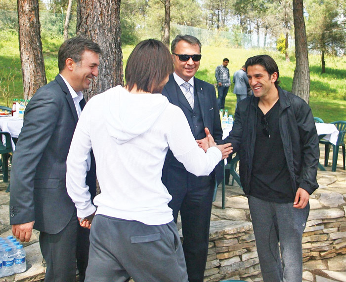 Önce kavga sonra barış! Başrolde Veli ve Uğur Boral vardı...