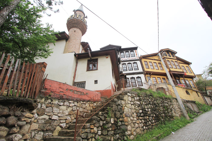 Bir şehrin sıra dışı hikâyesi! Kastın ne Moni?