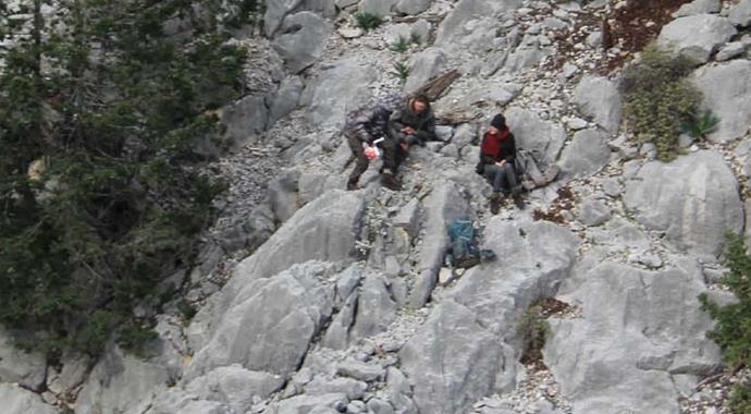 Antalya'da 3 gün sonra bulunan öğrenci turistler ailelerine kavuştu