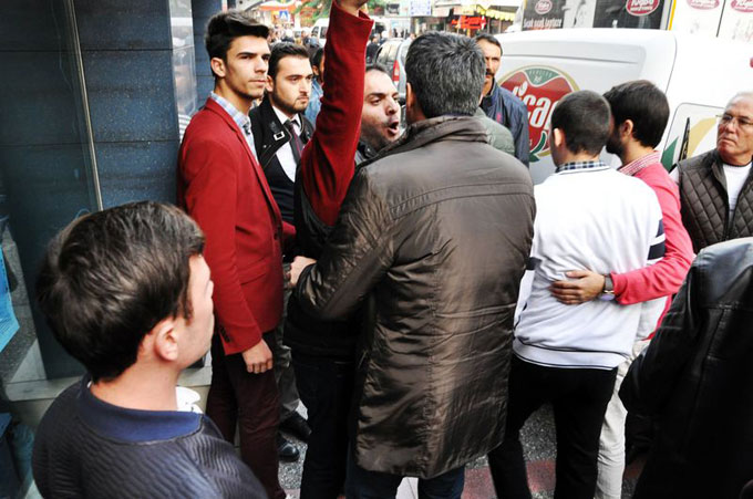 Balıkesir'de Kobani protestosunda HDP'liler ile vatandaşlar arasında arbede