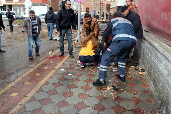 Malatya'da Maliye'nin çatısı uçtu: 3 ağır yaralı