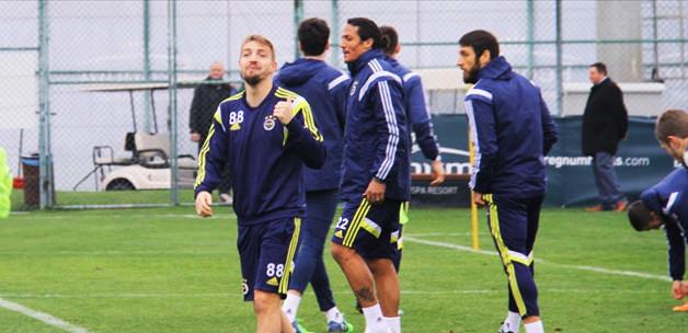 Fenerbahçe idmanı karıştı! İsmail Kartal zor ayırdı