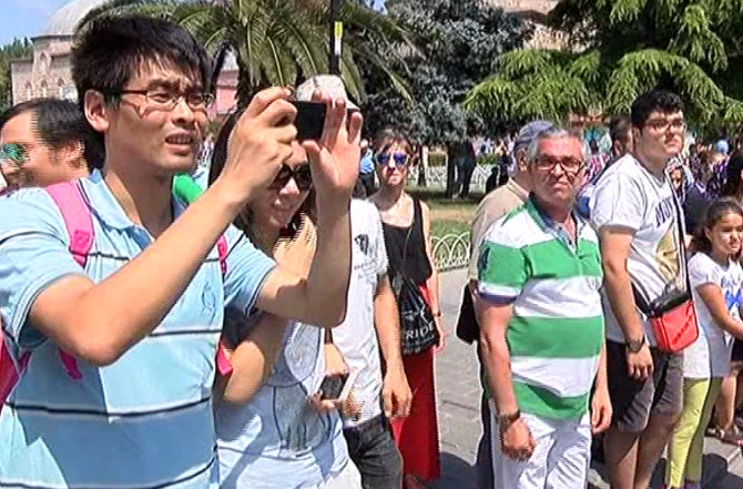 Turistlerden Cumhurbaşkanı Erdoğan'a büyük ilgi!