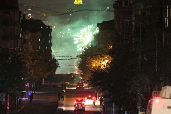İstanbul'da Kobani eylemi! Belediye otobüsünü yaktılar