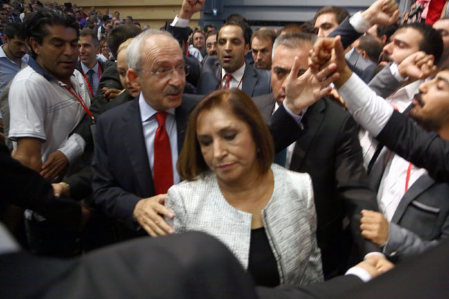 CHP kurultayında 'Cuma namazı' tartışması