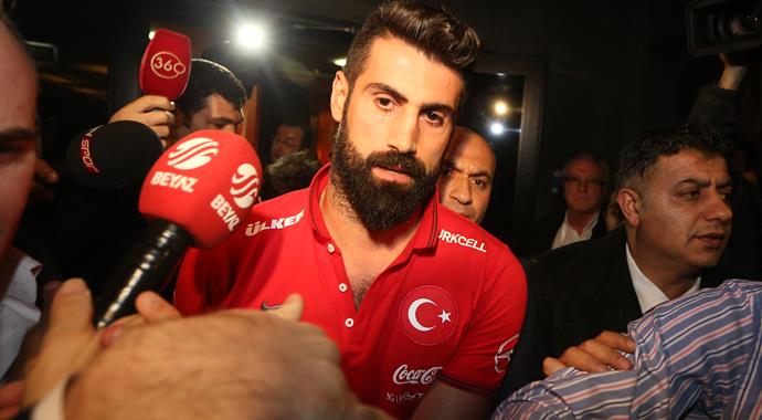 TT Arena'da skandal: Güvenlik görevlileri basına saldırdı!