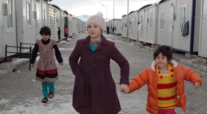 Cumhurbaşkanı ve Başbakan'ı alnından öpen o çocuk bakın kim çıktı