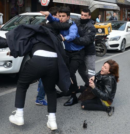 Ünlü isme hapis istemi!