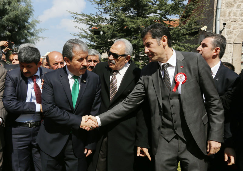 Yazıcıoğlu kabri başında anıldı