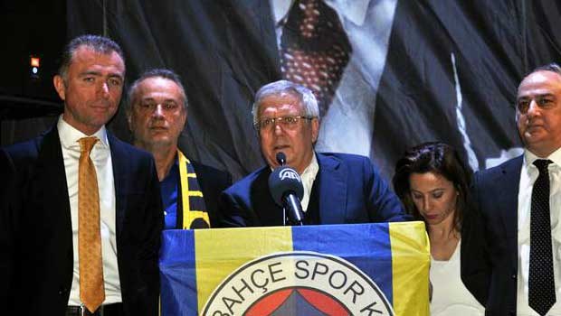 Aziz Yıldırım: Forvete oyuncu alma çalışması yapıyoruz