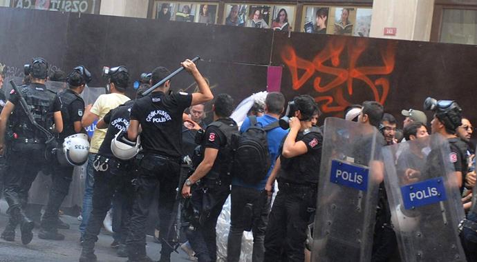 Taksim'de gerginlik sürüyor