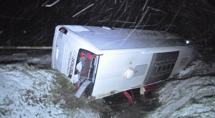 Eskişehir-Kütahya yolunda feci kaza: 13 yaralı