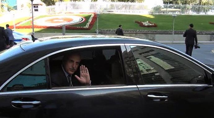 Vali Mutlu'ya şaşırtan soru, 'Twitteri yine aktif kullanacak mısınız?'
