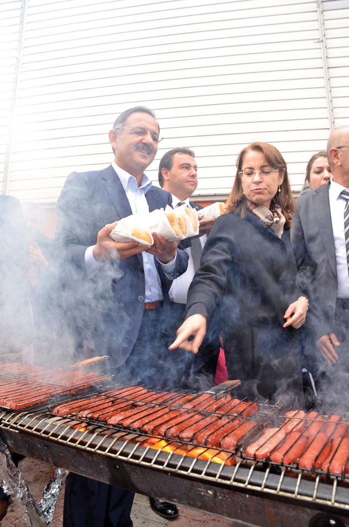 CHP'nin sayesinde sucuğa doydular