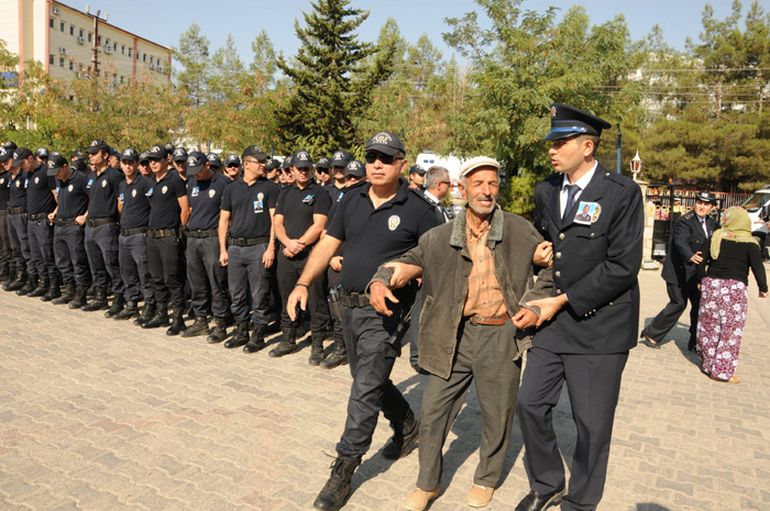 Şehit cenazesinde Kürtçe ağıtlar yakıldı!