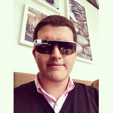 Patronlardan Google Glass selfie'si!