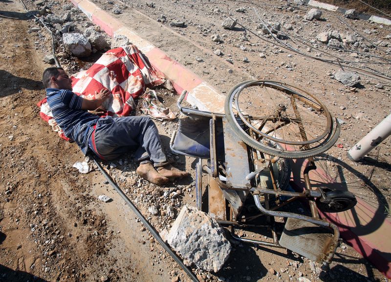 Filistinli genç kızı tekerlekli sandalyesinde vurdular