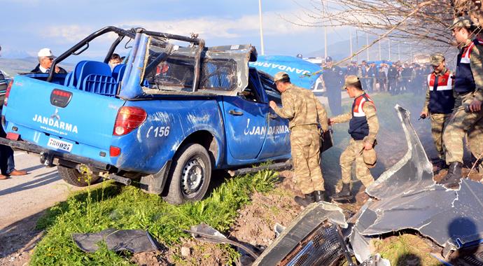 Osmaniye'de askeri araç devrildi