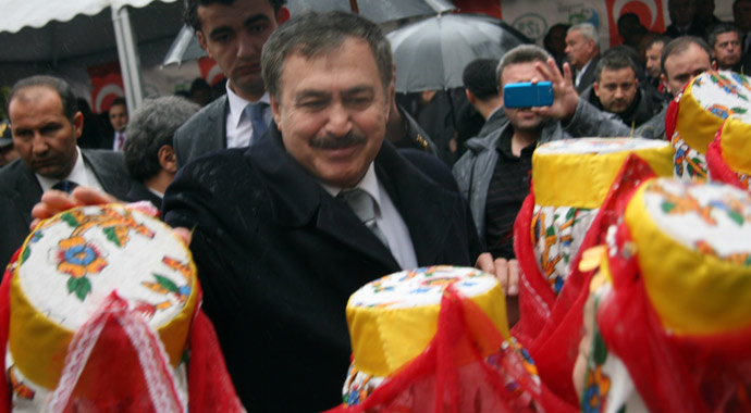 Çocukların bakan sevgisi yağmur dinlemedi