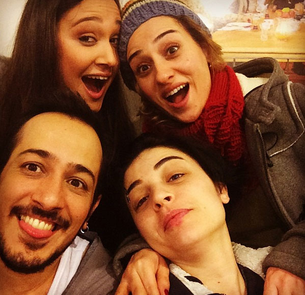 Bir selfie pozda Yalan Dünya ekibinden