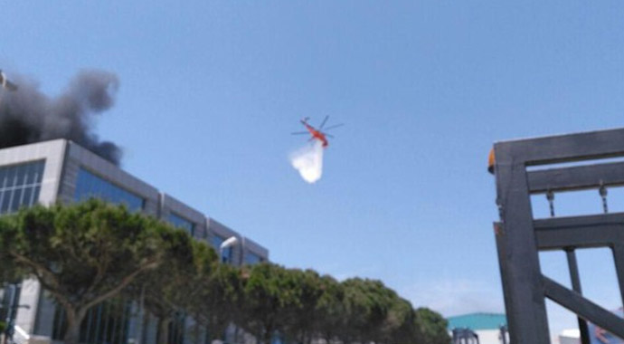 İstanbul'da korkutan fabrika yangını