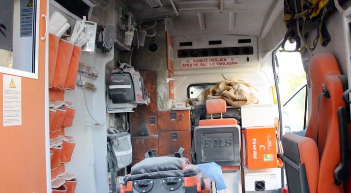 PKK İpek Yolu'nu kapattı, ambulans yaktı