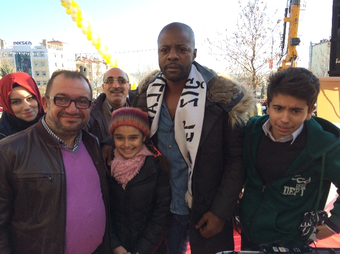 Bunca insan onun için toplandı!