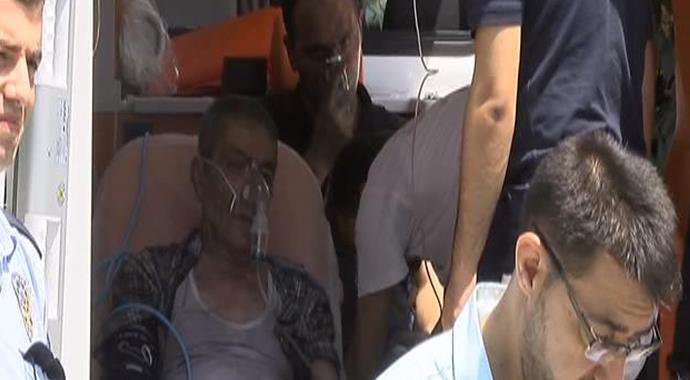 Bakırköy'de 5 katlı bina yandı